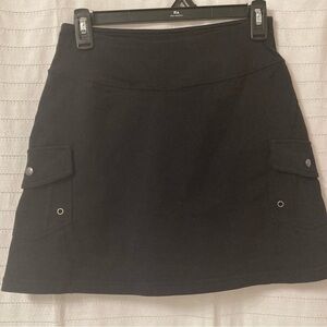 Athleta SKORT with pockets.  Black